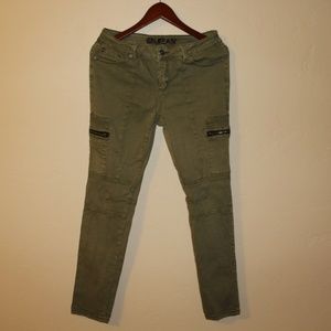 ZIPPER DETAIL MOTO OLIVE JEANS